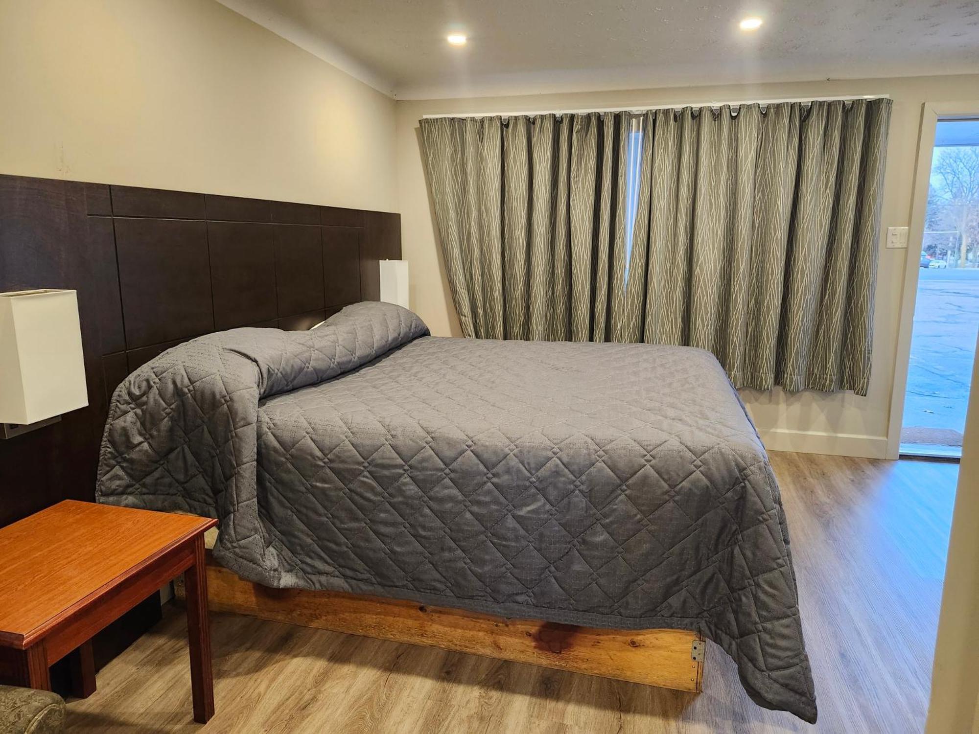 Fairway Inn & Suites Kitchener Εξωτερικό φωτογραφία